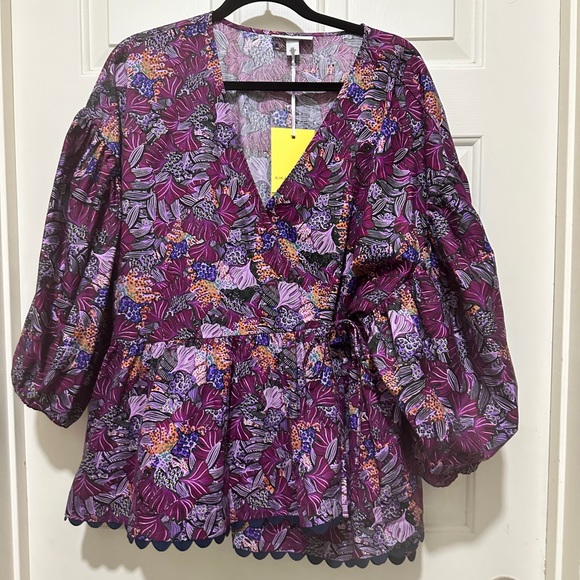 Kika Vargas Target 1X Blouse Wrap Top Purple Floral Scallop Hem Puff Sleeve. - Picture 3 of 7
